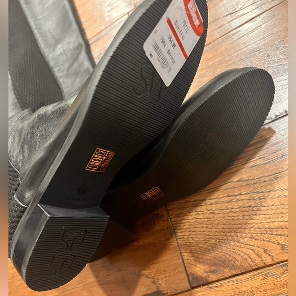 Stuart weitzman over the knee boots 5050 in US6.5AA - Picture 4 of 5